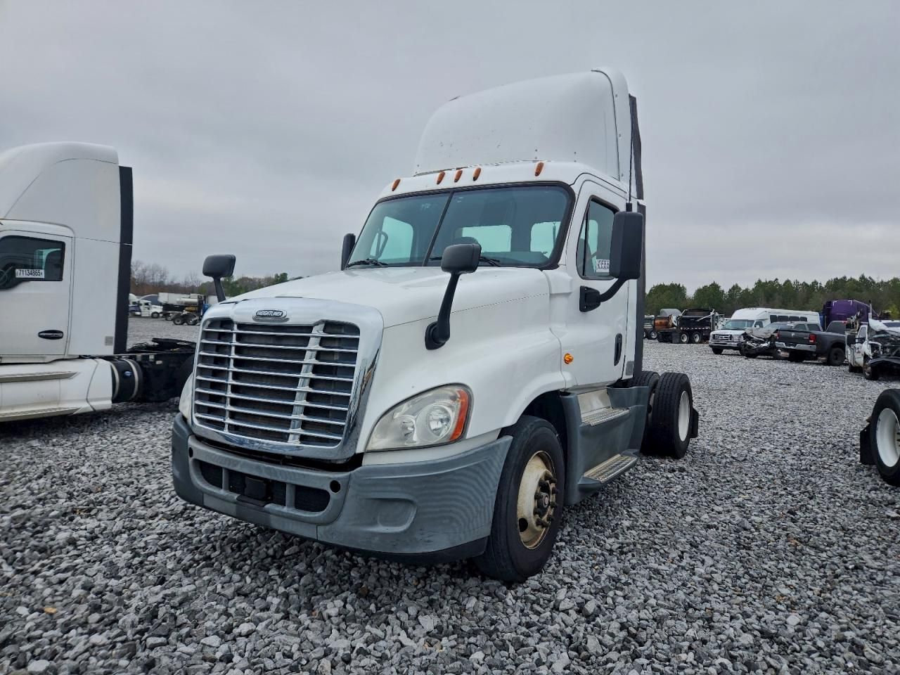2015 Freightliner Cascadia Semi Truck