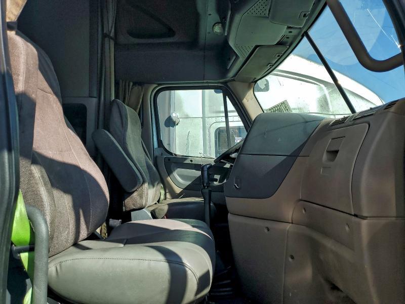 2012 Freigliner 2012 Freightliner Cascadia 125 Semi Truck