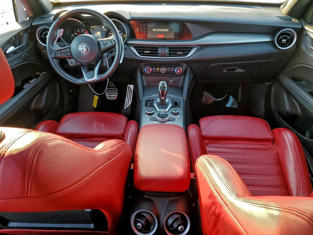 2022 Alfa Romeo Stelvio ti