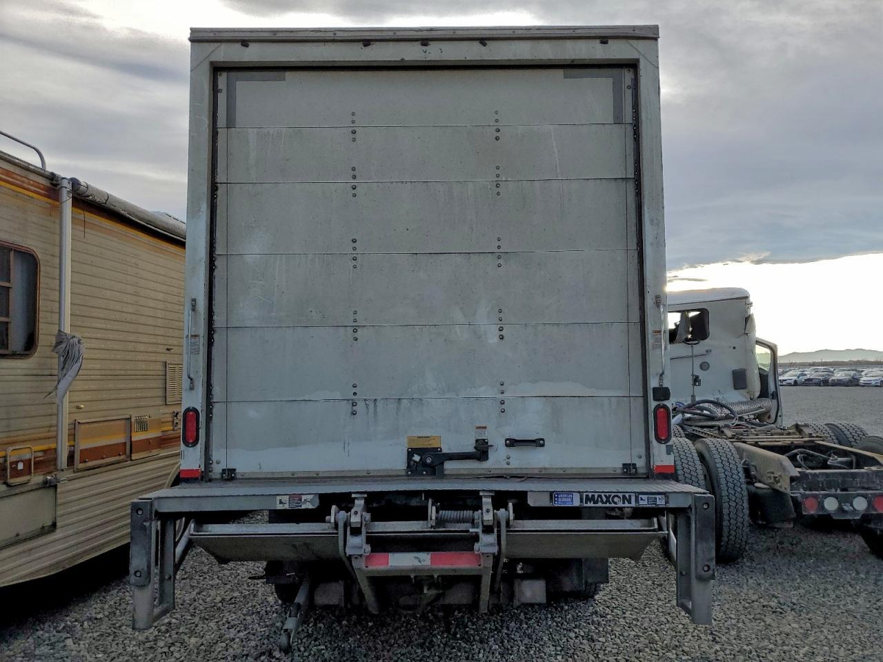 2018 Ford F450 Super Duty BOX Truck
