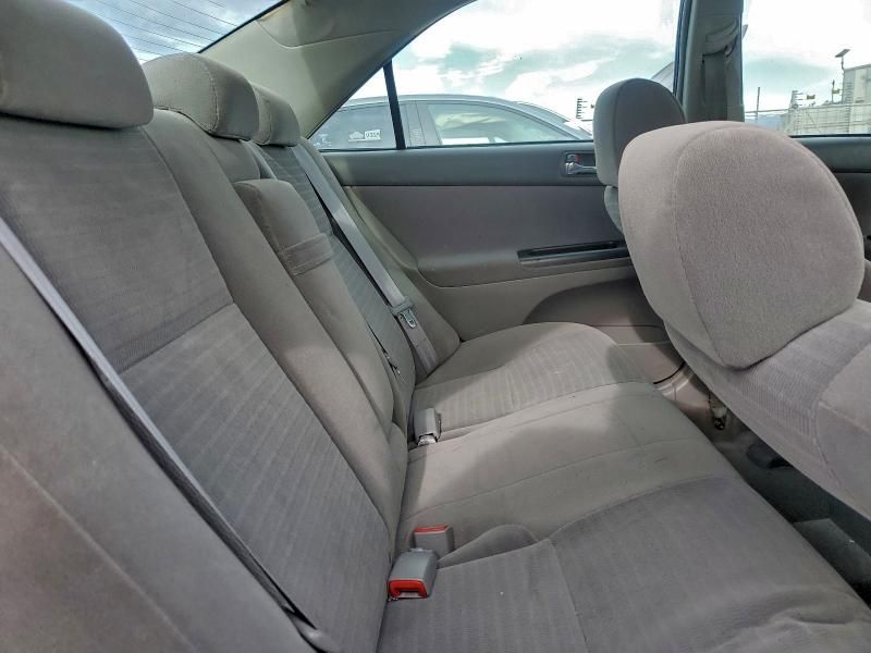 2005 Toyota Camry le