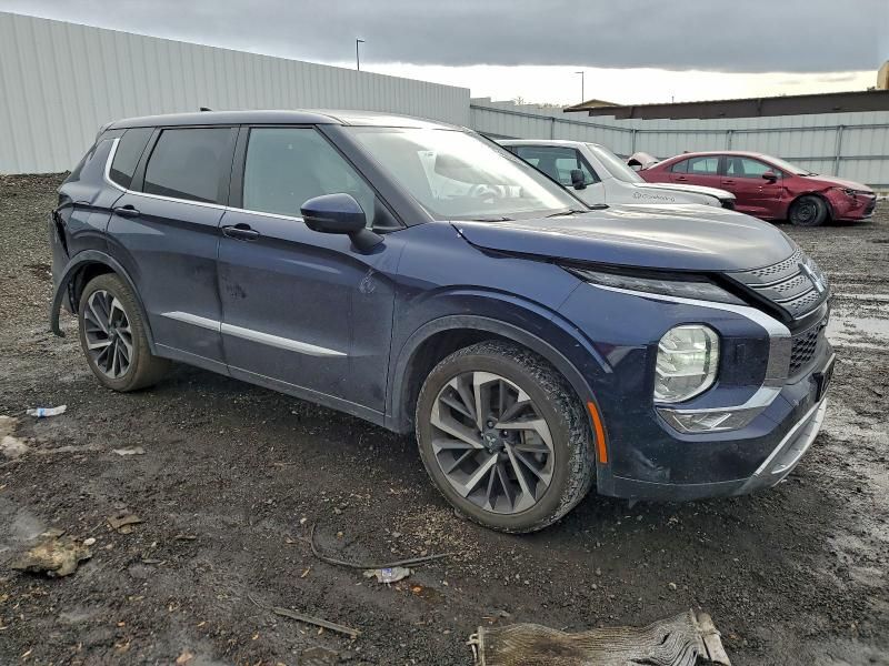 2023 Mitsubishi Outlander se