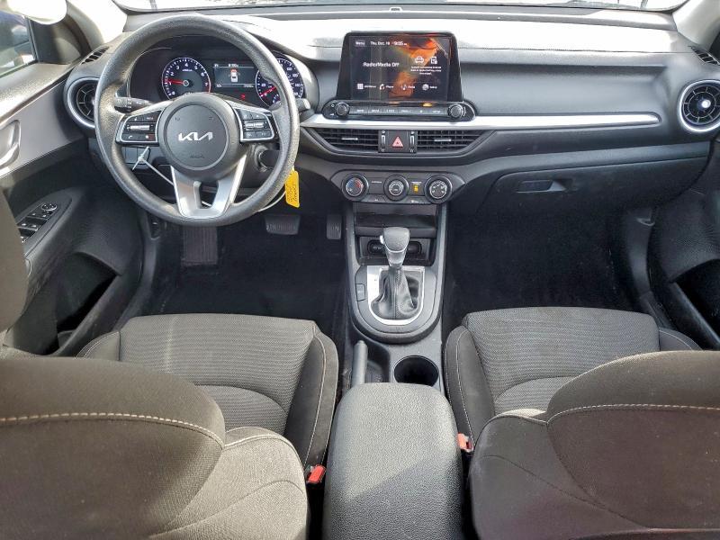 2024 KIA Forte lx