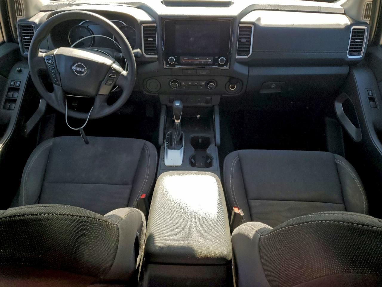 2022 Nissan Frontier s