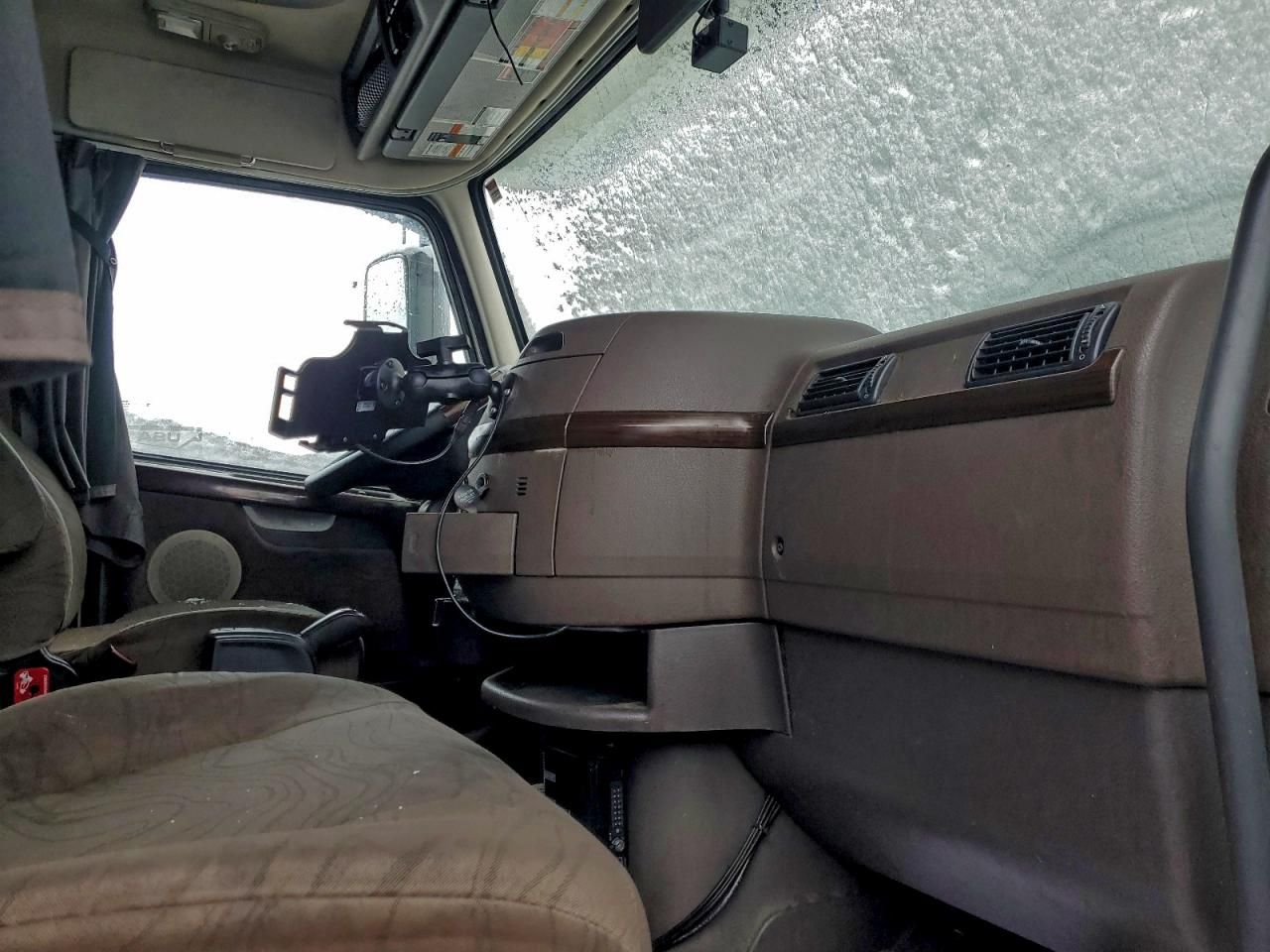 2018 Volvo VNL Semi Truck