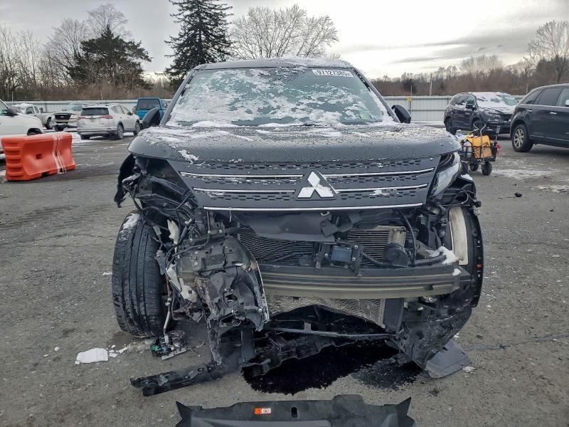 2022 Mitsubishi Outlander es