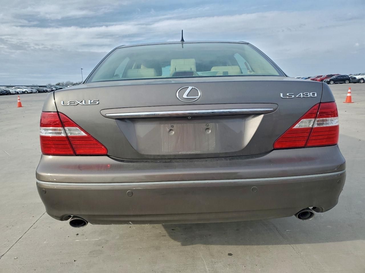 2004 Lexus Ls 500 Base