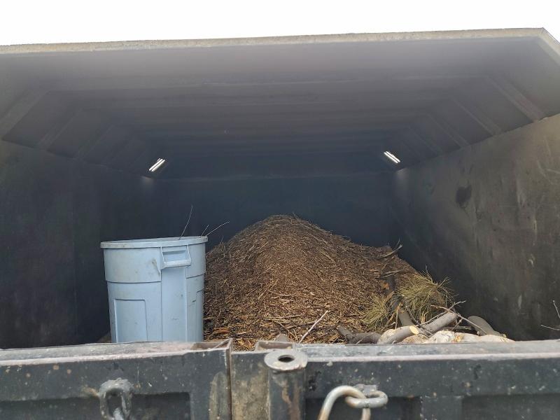 2004 Mitsubishi FM617 Chipper Truck