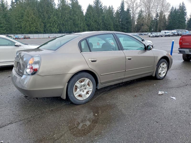 2004 Nissan Altima Base