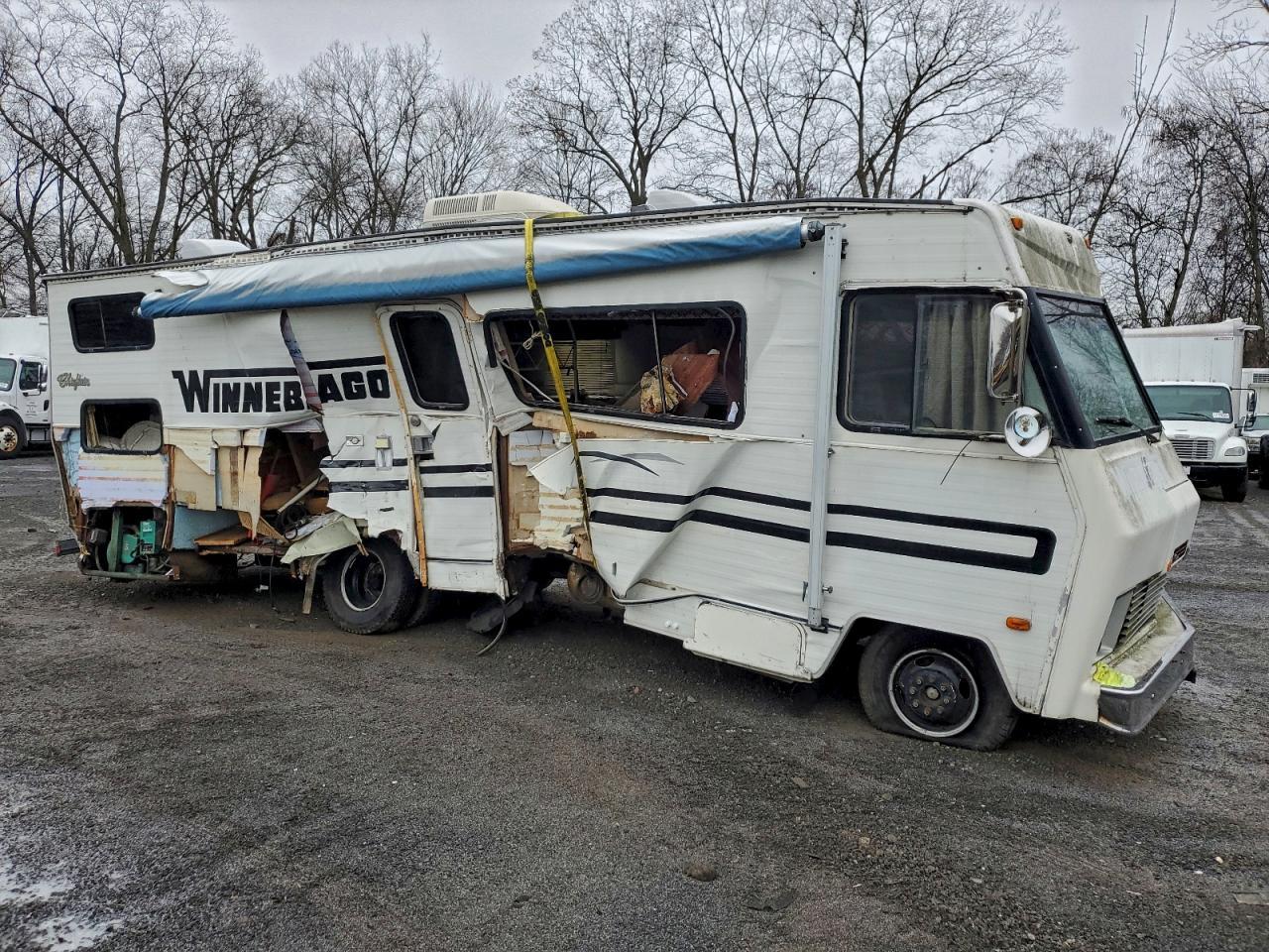 1982 Chevrolet 1982 Winnebago Chieftain Recreational Vehicle