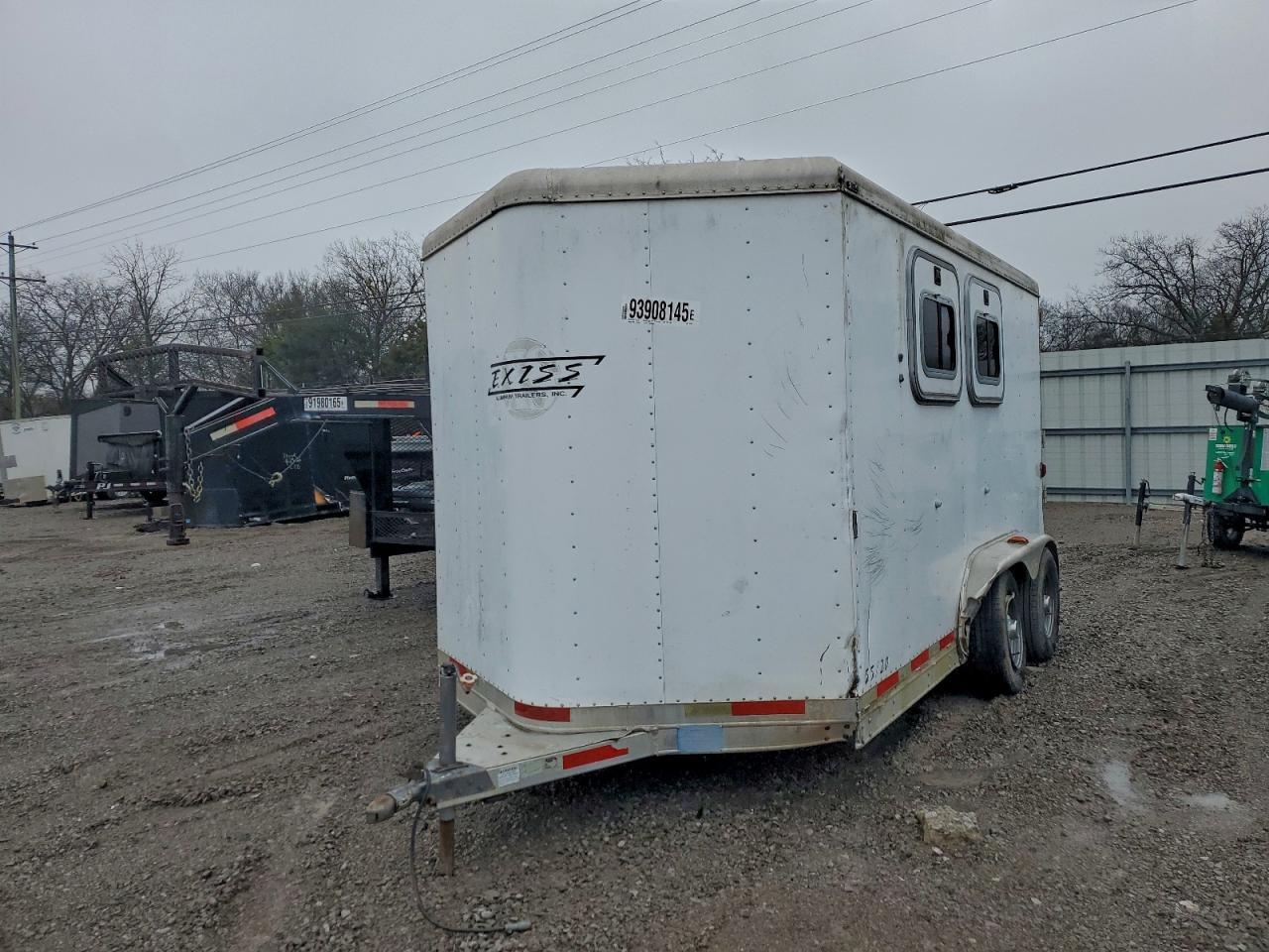 2003 Exiss DH-713-V Livestock Trailer