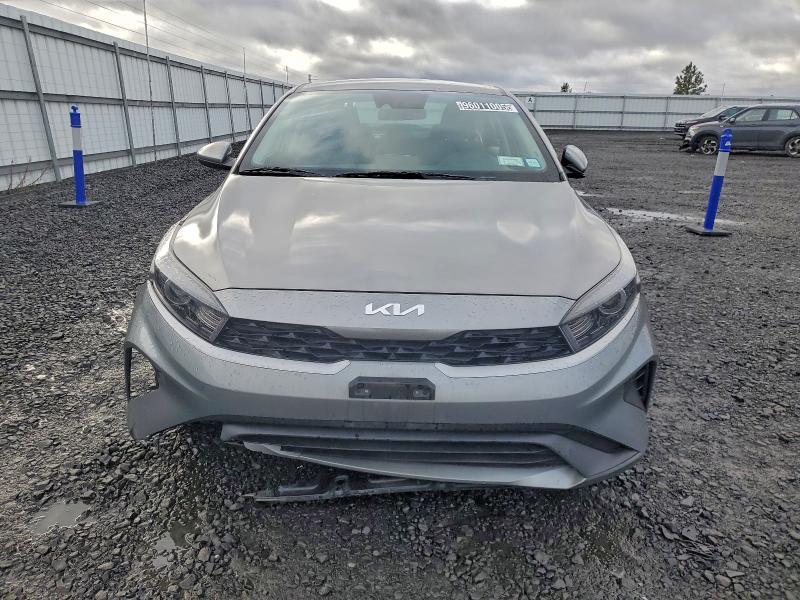 2023 KIA Forte lx