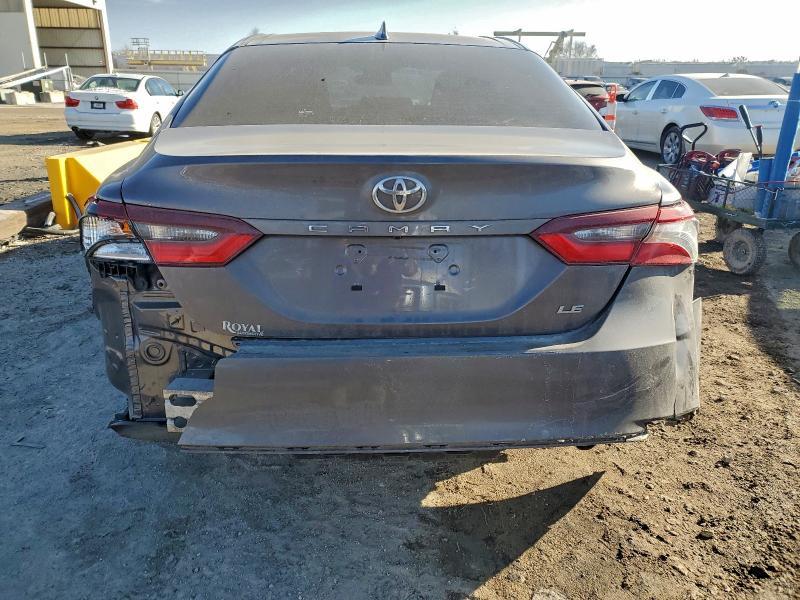 2021 Toyota Camry le