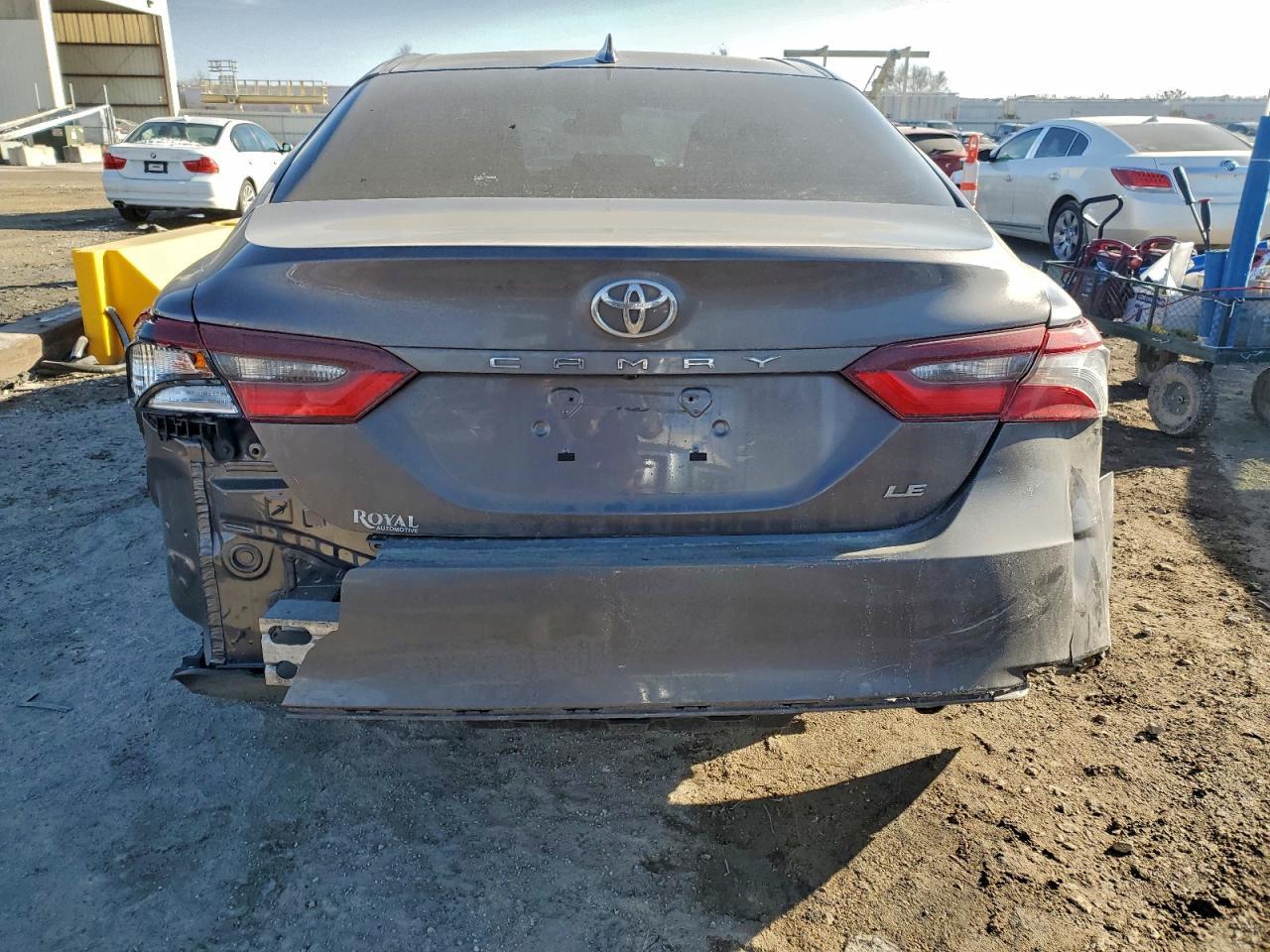 2021 Toyota Camry le