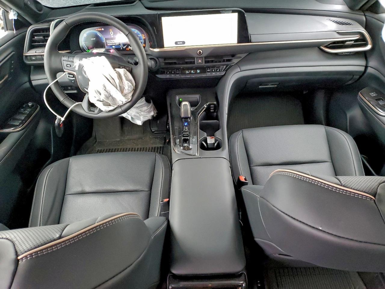 2026 Toyota Crown Platinum