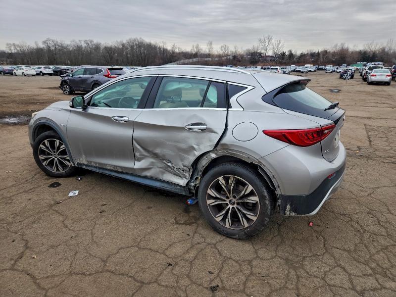 2017 Infinity Qx30