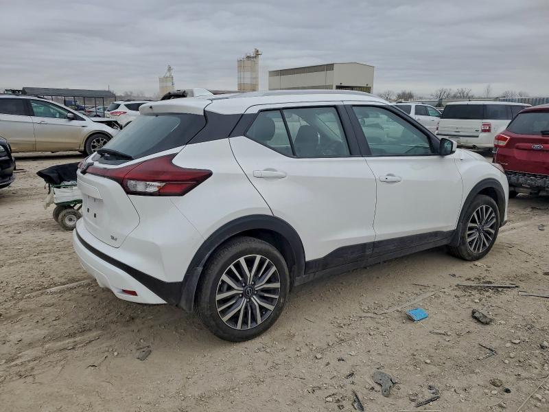 2023 Nissan Kicks sv