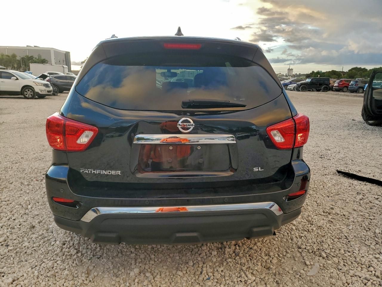 2019 Nissan Pathfinder s