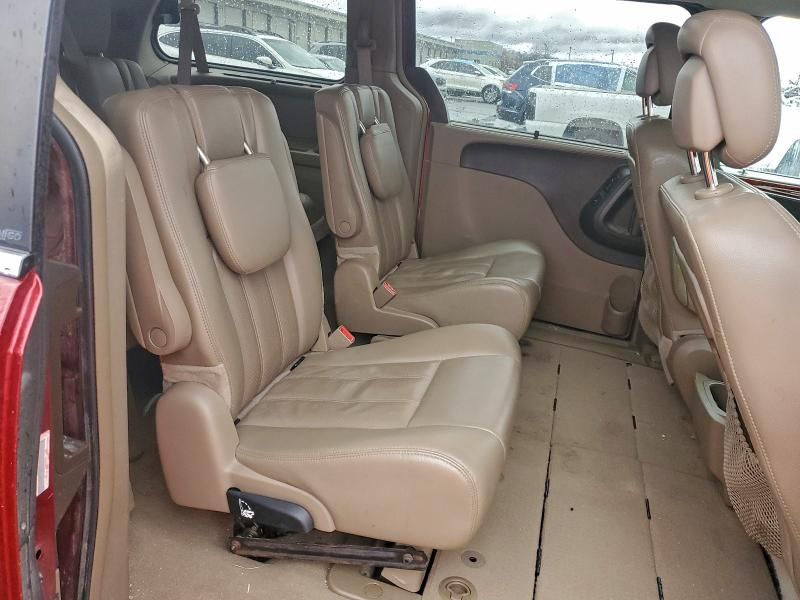 2014 Chrysler Town & Country Touring l