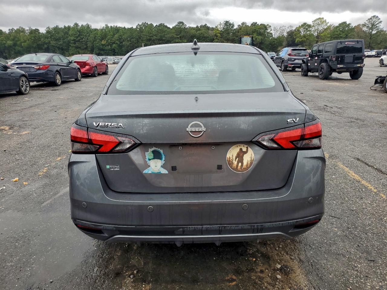 2023 Nissan Versa sv