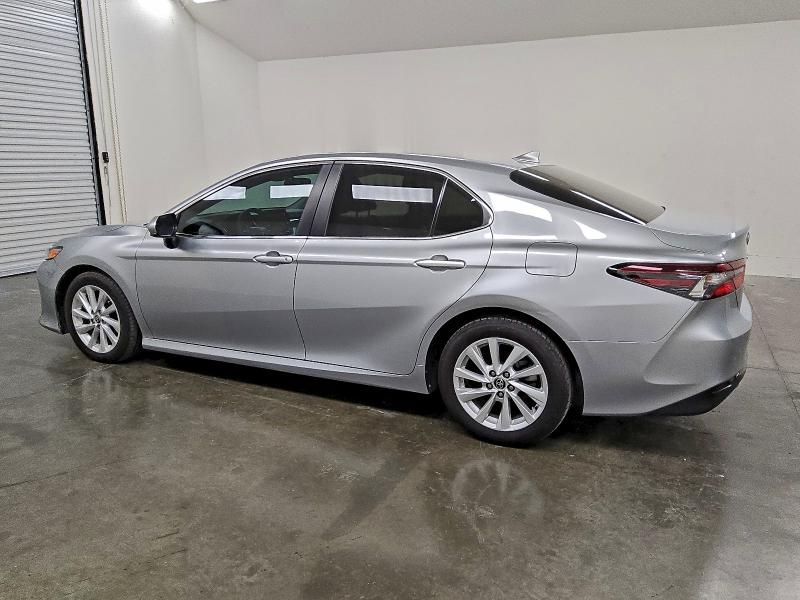 2021 Toyota Camry le