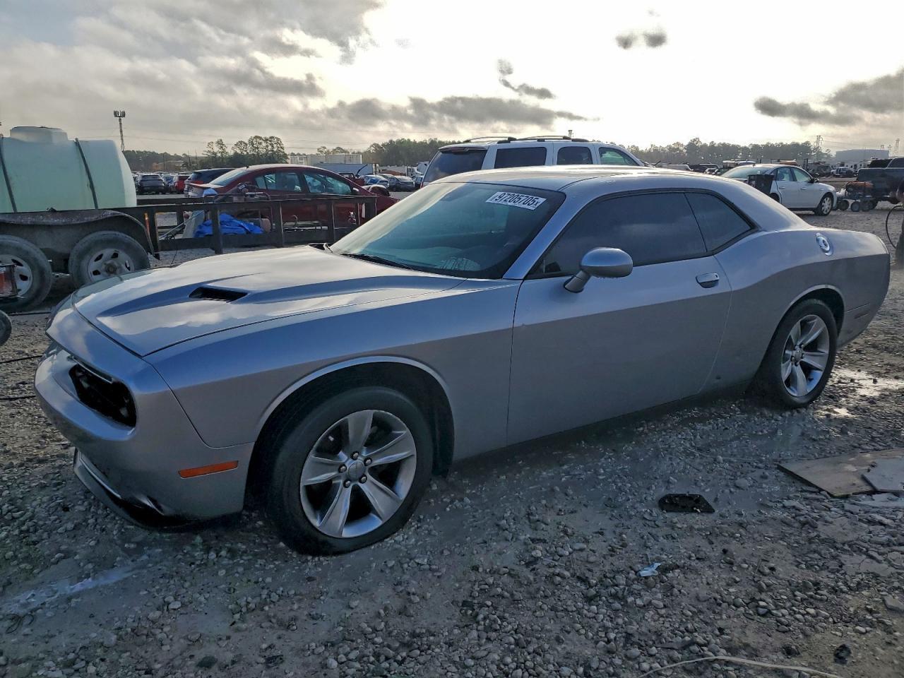 2016 Dodge Challenger sxt