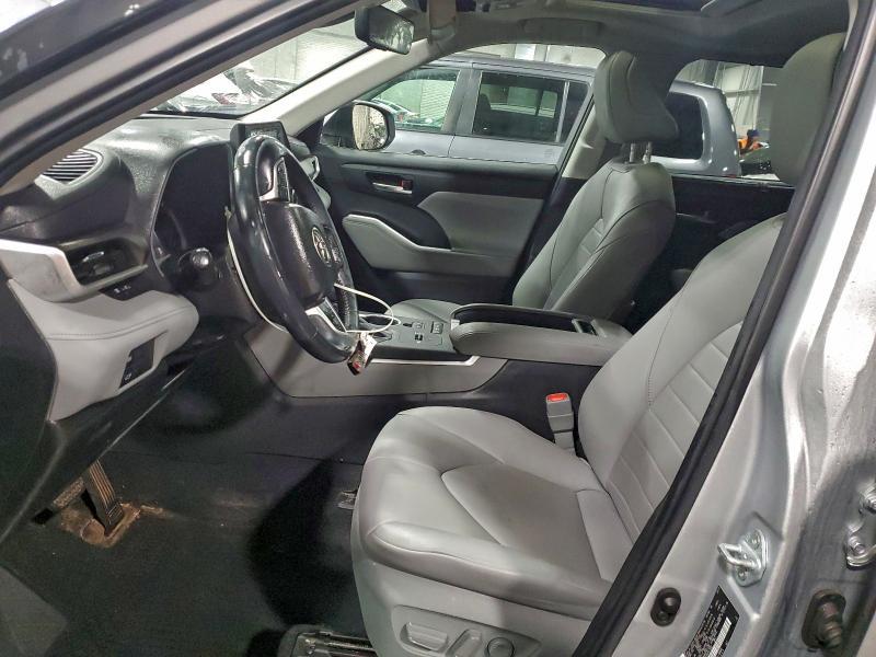 2022 Toyota Highlander Hybrid xle