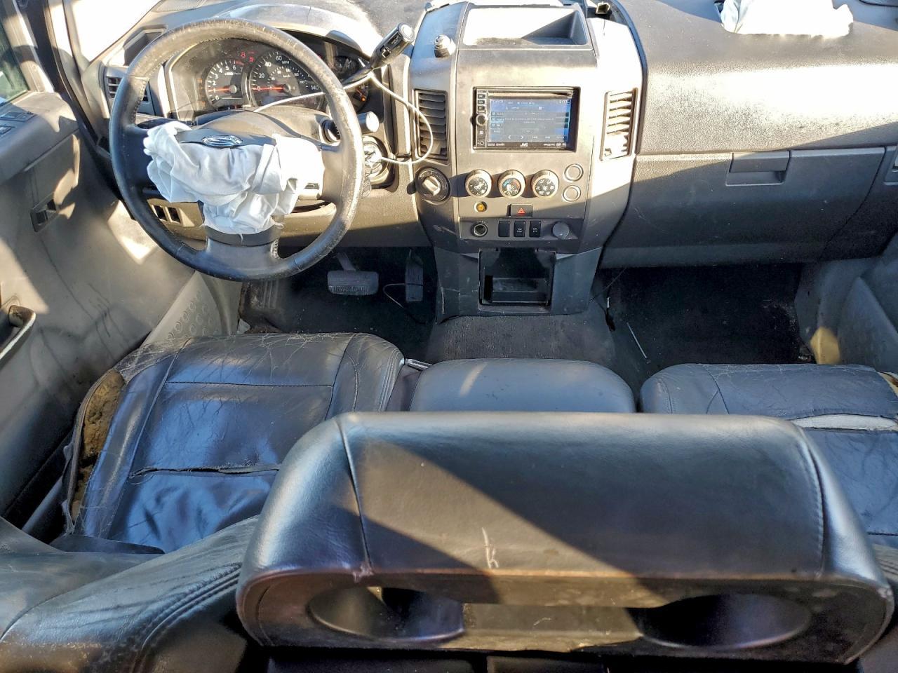 2004 Nissan Titan XE