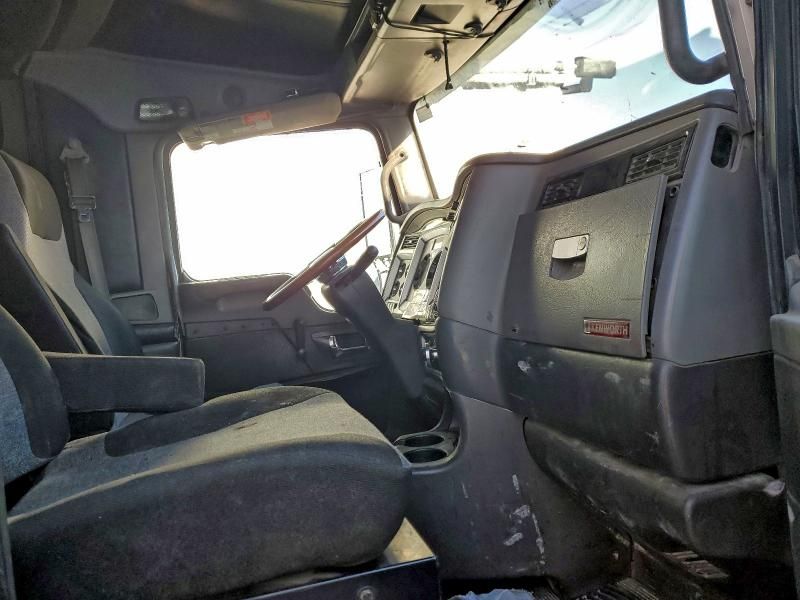 2009 Kenworth Construction T800