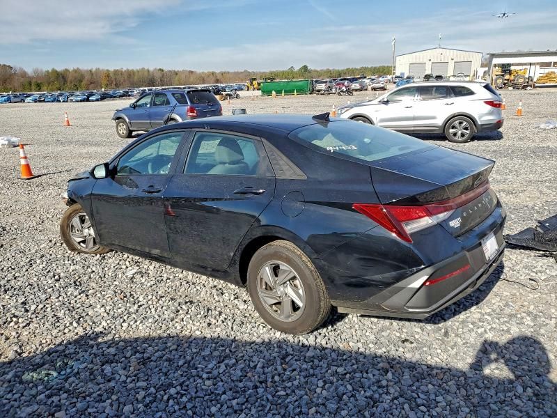 2025 Hyundai Elantra se