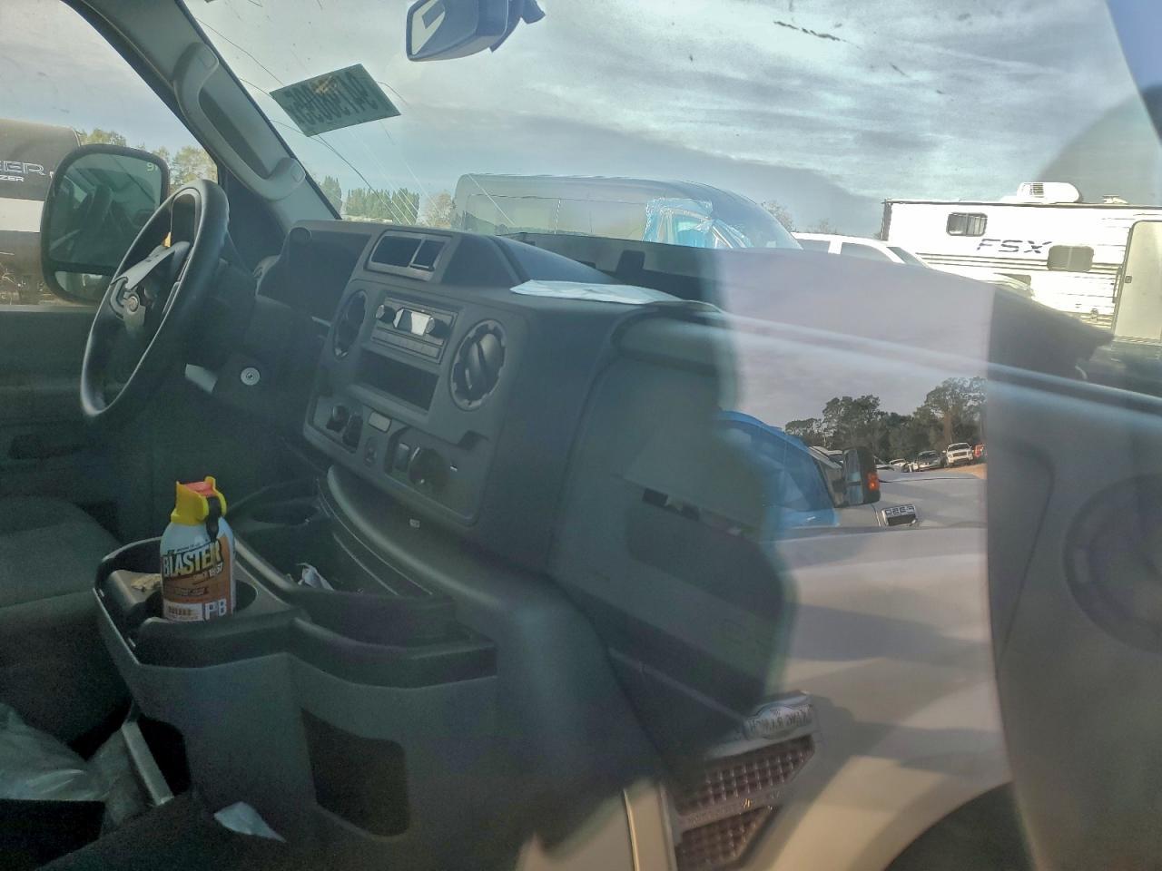 2022 Ford E450 BOX Truck