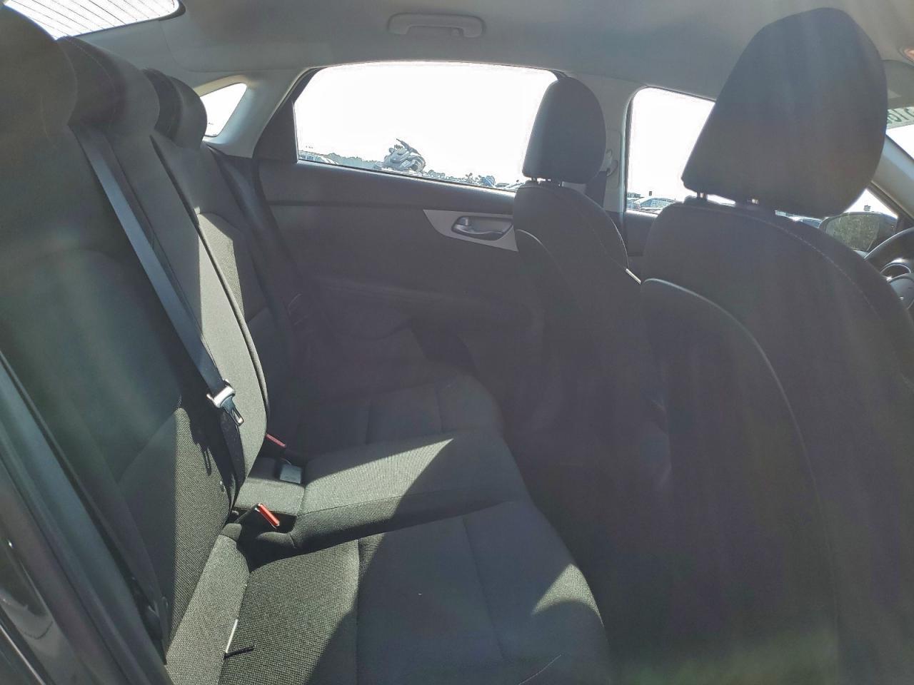 2023 KIA Forte lx
