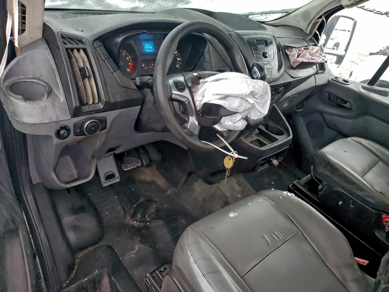 2018 Ford Transit Cab & Chassi