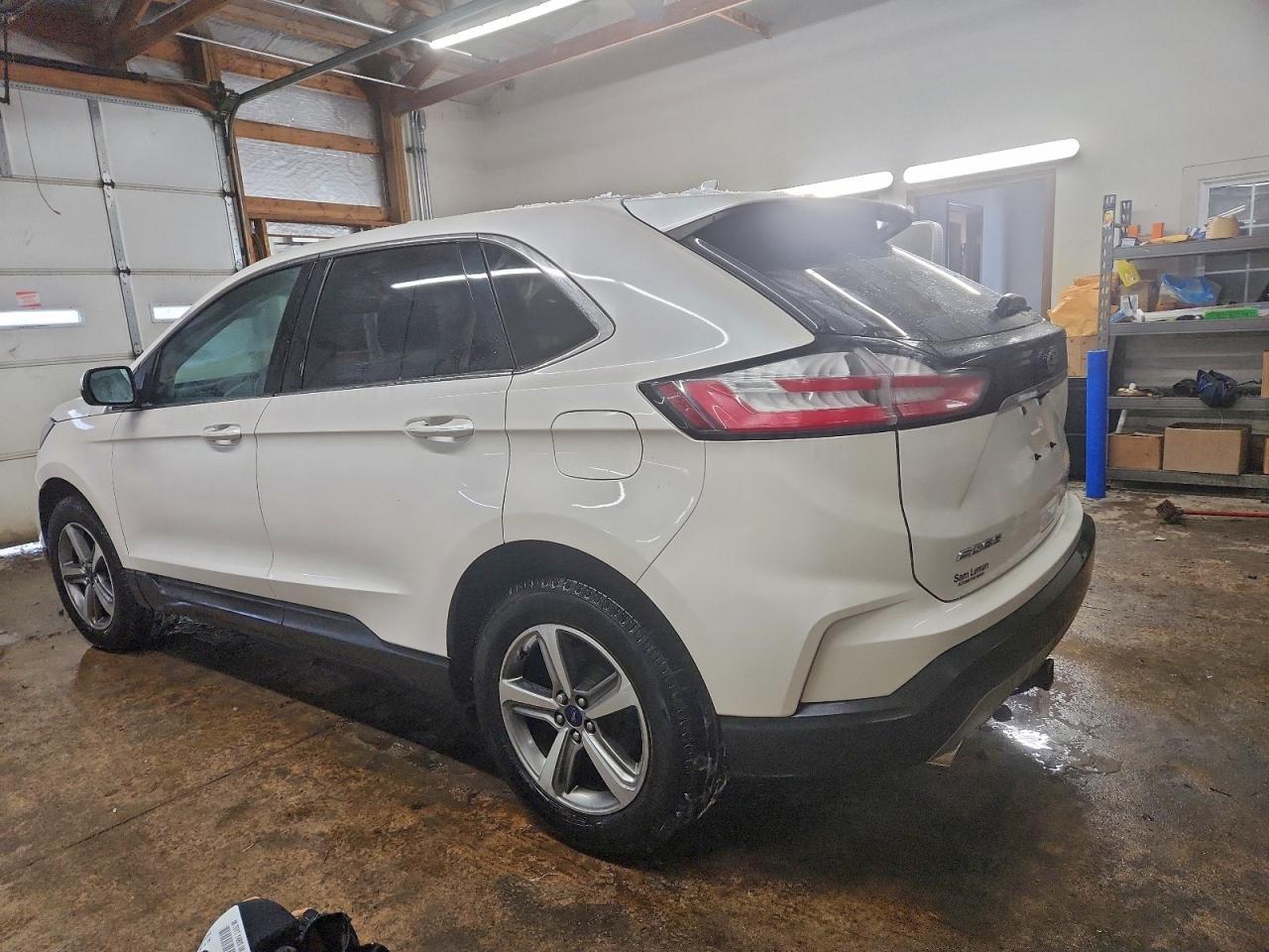 2019 Ford Edge sel