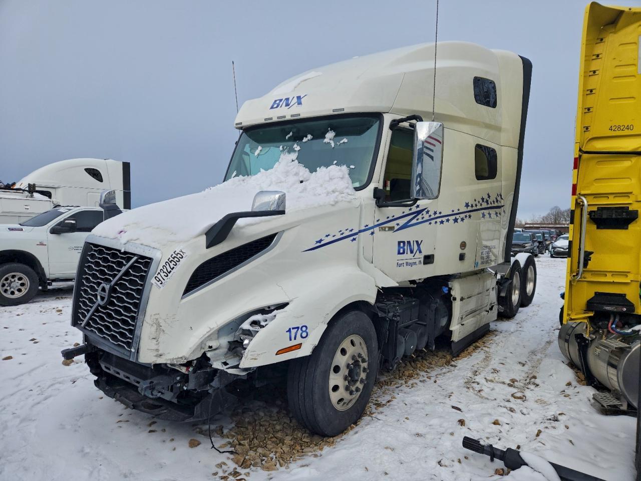 2025 Volv O VNL Semi Truck