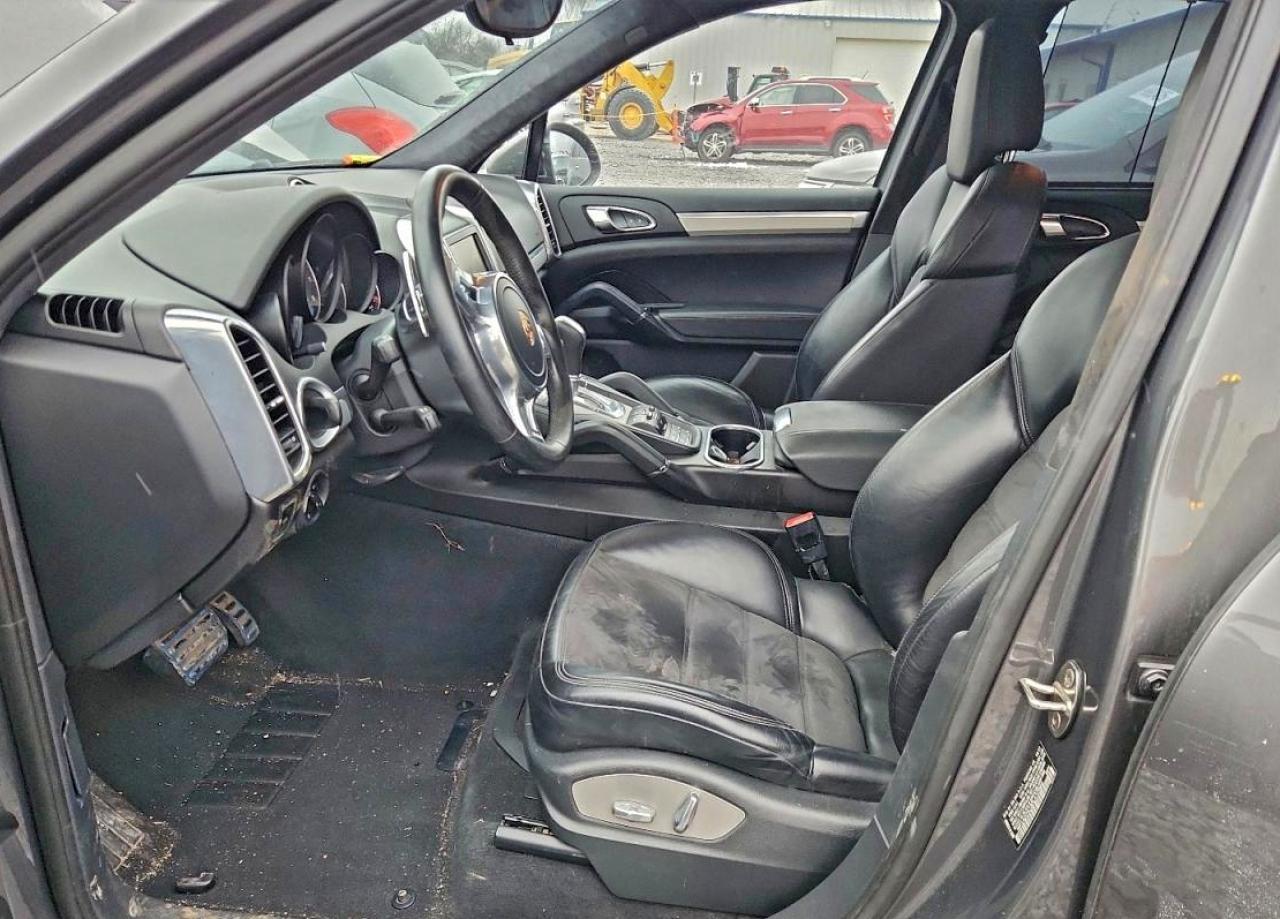 2013 Porsche Cayenne gts