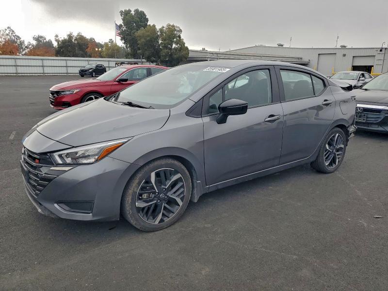 2023 Nissan Versa sr