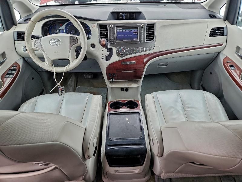 2012 Toyota Sienna xle