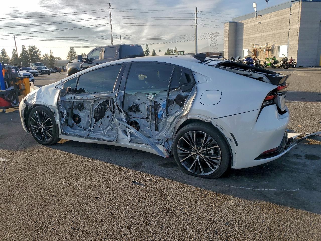 2024 Toyota Prius le