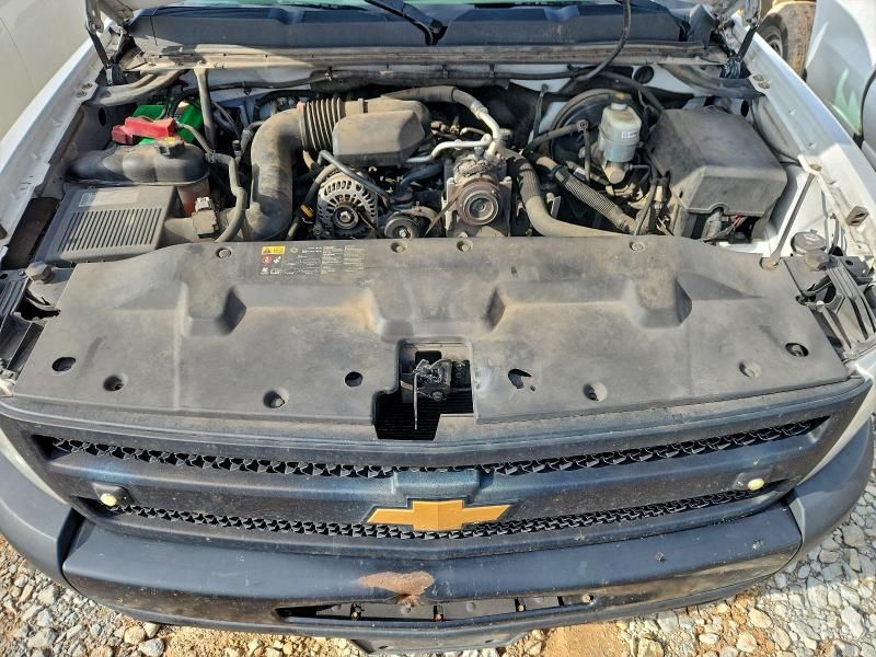 2013 Chev 1500 4X2 / Pickup