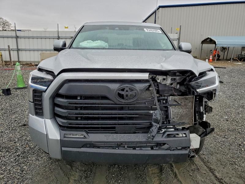 2024 Toyota Tundra Crewmax sr