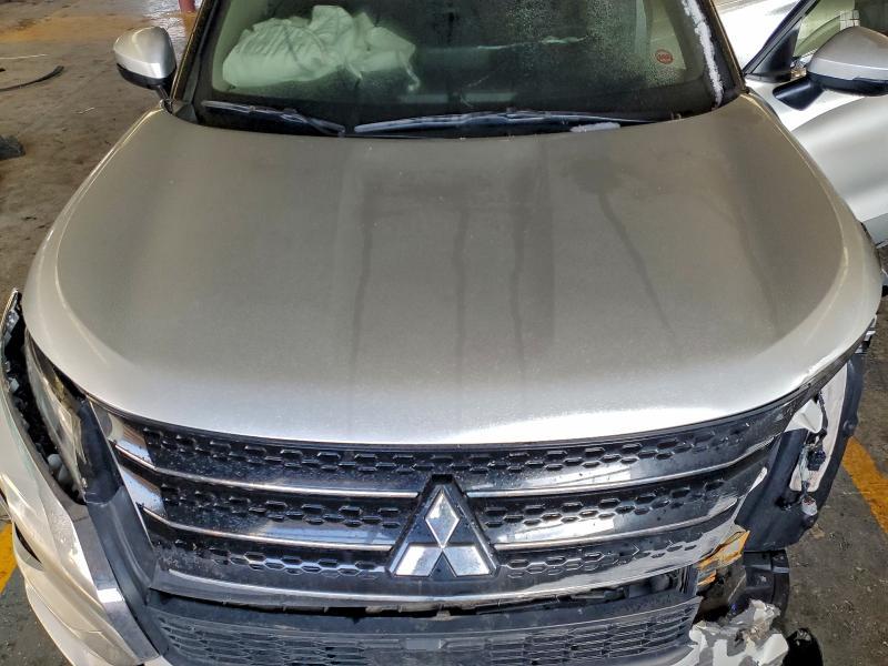 2024 Mitsubishi Outlander es
