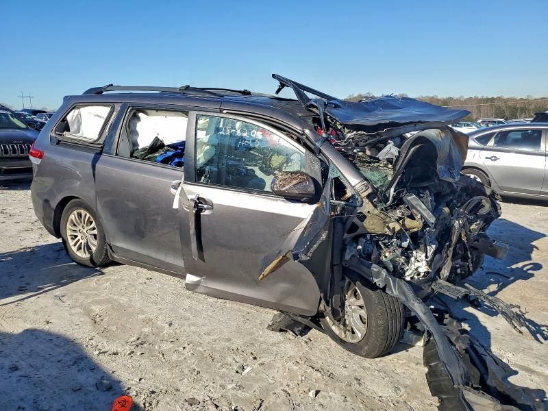 2014 Toyota Sienna xle