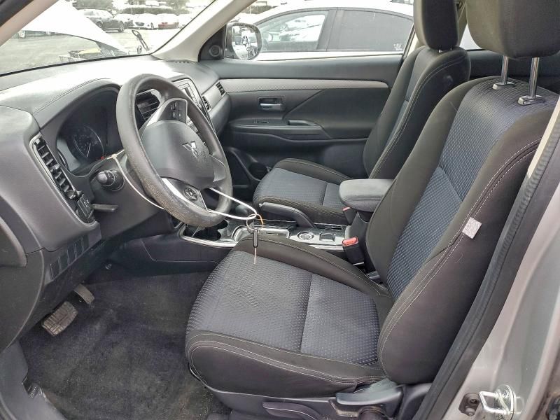 2018 Mitsubishi Outlander se