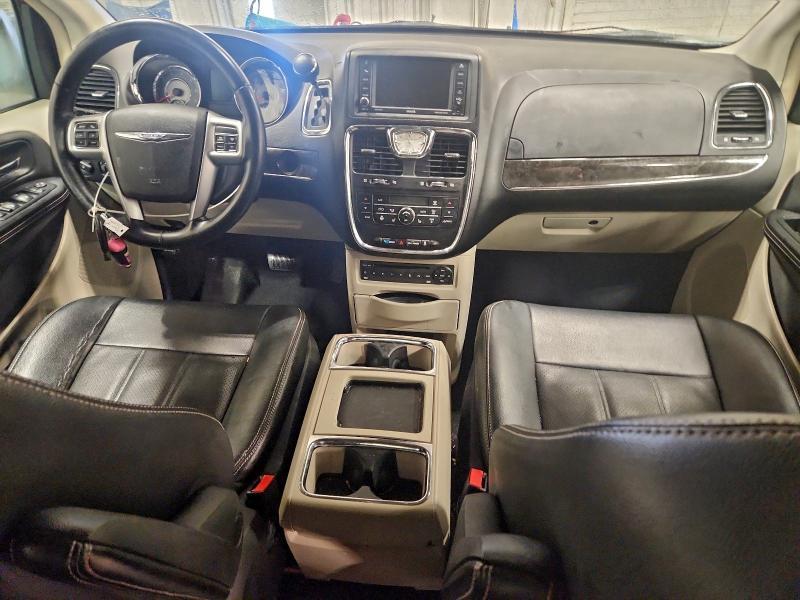 2012 Chrysler Town & Country Touring l
