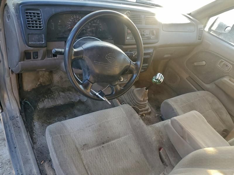 2000 Nissan Frontier King cab xe