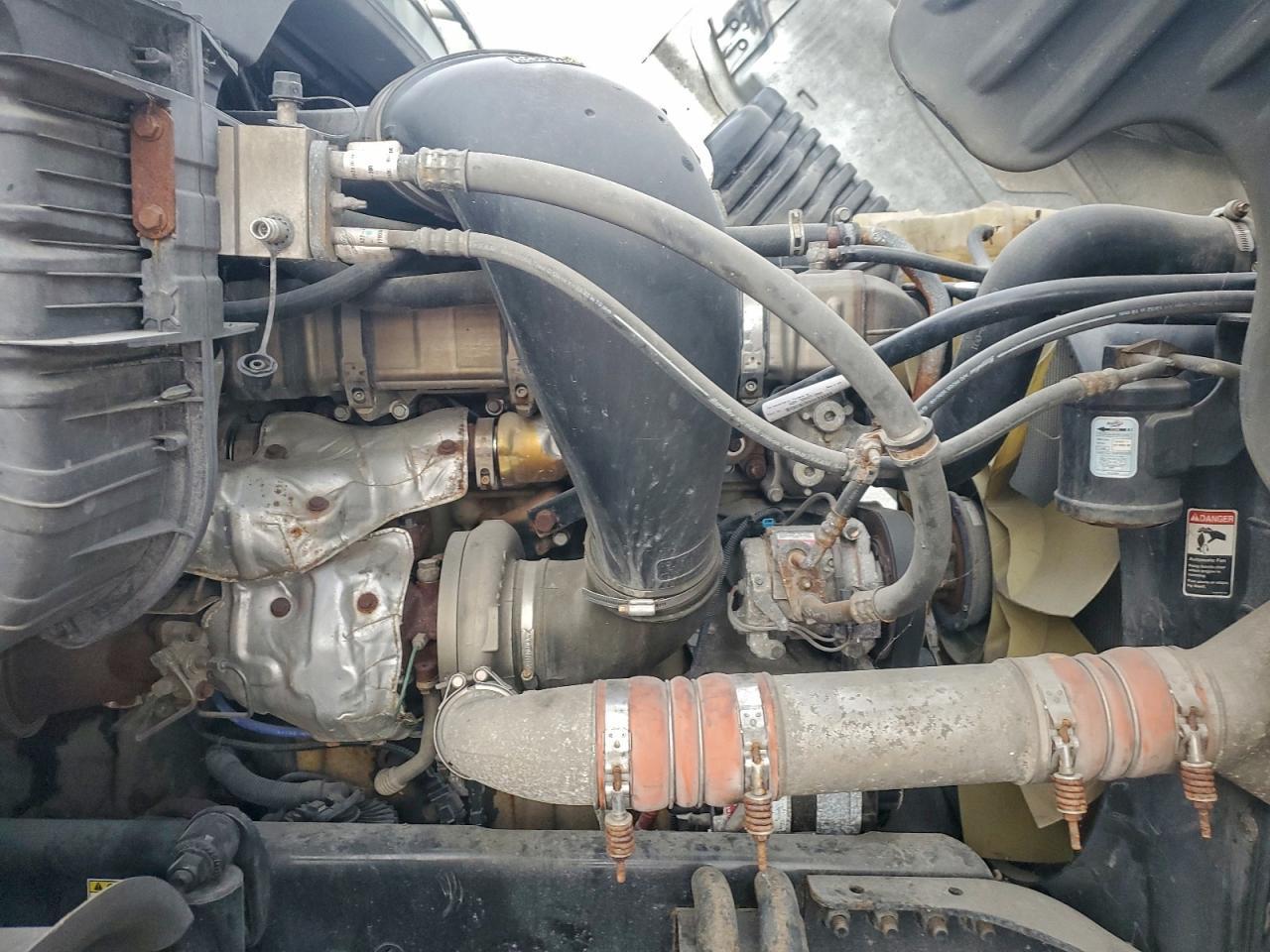 2015 Freightliner Cascadia Semi Truck