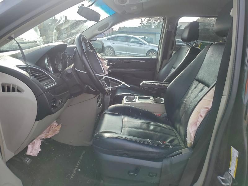 2013 Chrysler Town & Country Touring