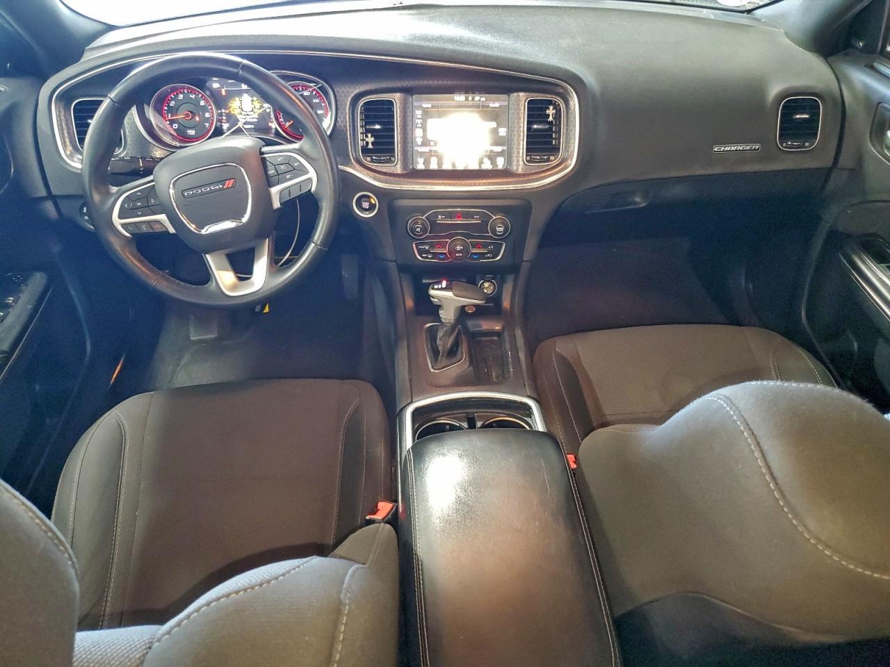 2016 Dodge Charger sxt