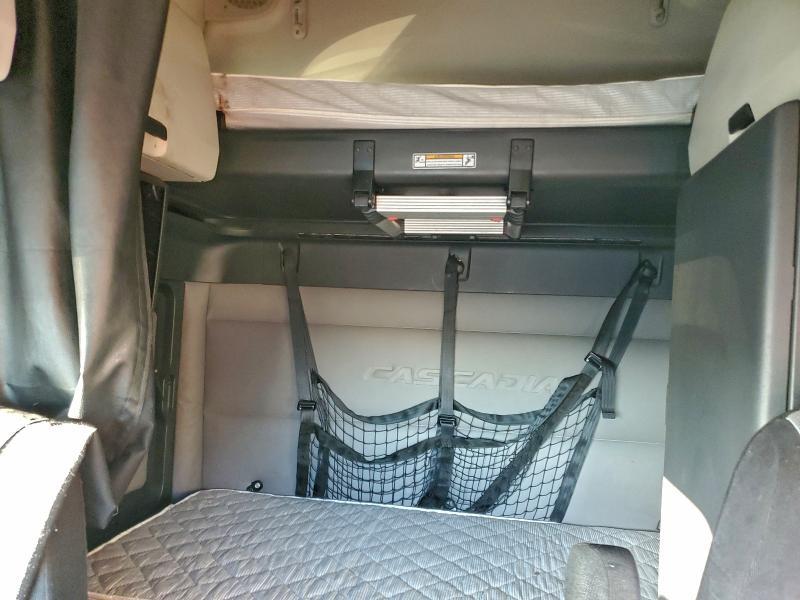 2019 Freigliner 2019 Freightliner Cascadia 126 Semi Truck